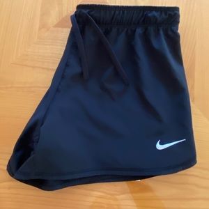 Nike Dri Fit Athletic Workout Shorts 🤍🖤
